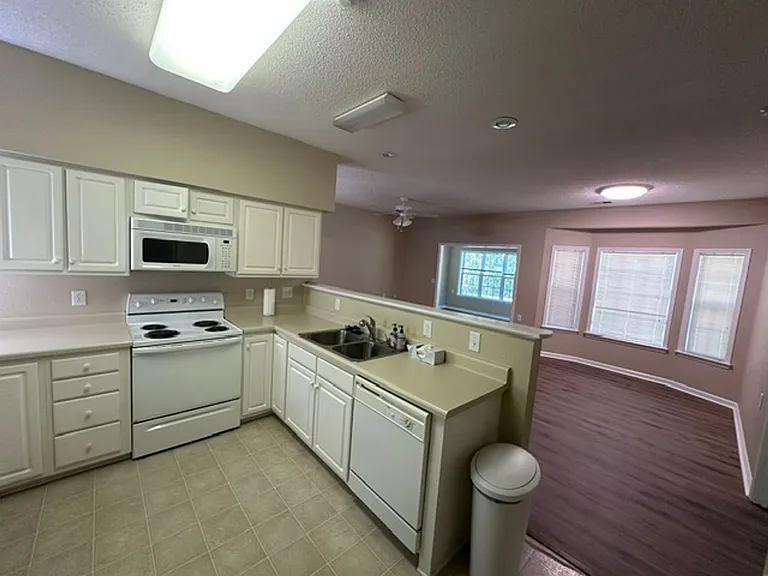 212 Old Brickyard Cir — Photo 11