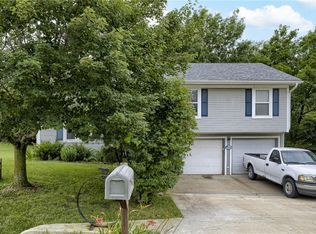 5874 SW Walnut Cv, Trimble, MO 64492