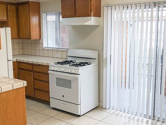 4th image of 5320-5330 Ben Ave #5326.5