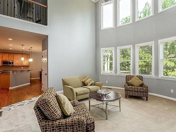 5th image of 9139 Loxford St