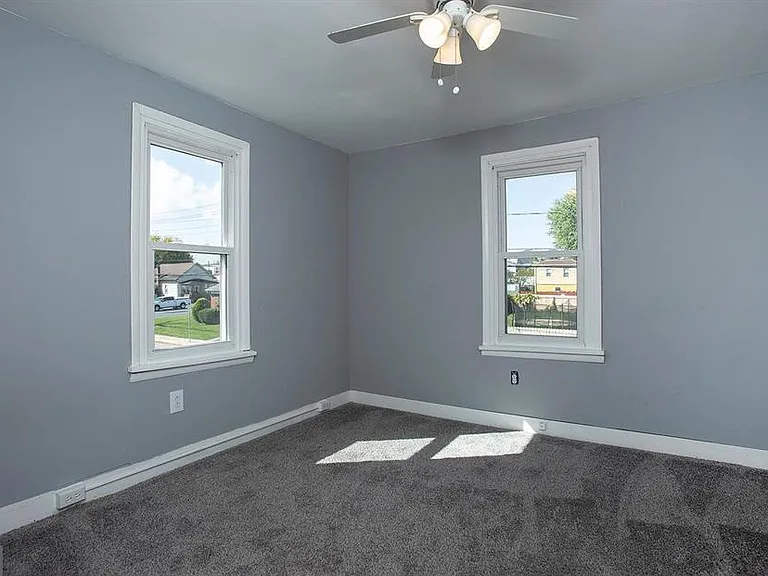 340 S Wood St — Photo 28