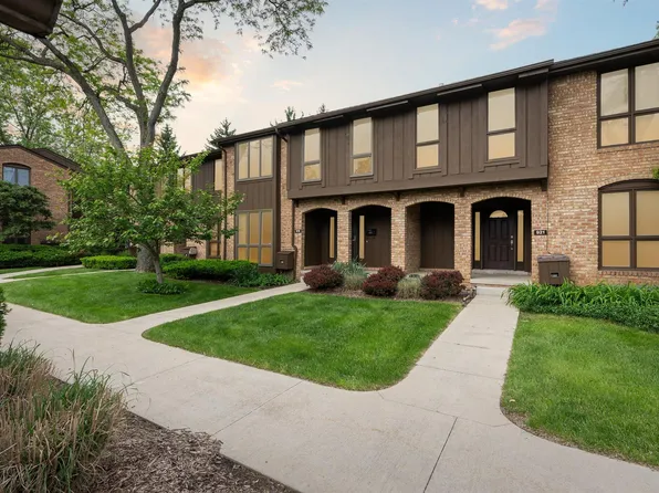 919 Greenhills Dr, Ann Arbor, MI 48105