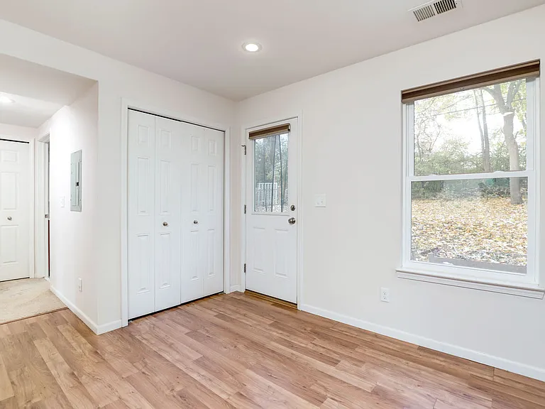 2434 Pinecrest Ave — Photo 18