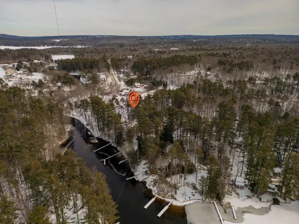 10 Jones Road, Raymond, ME 04071