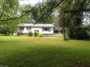2987 E Pioneer Trl, Aurora, OH 44202