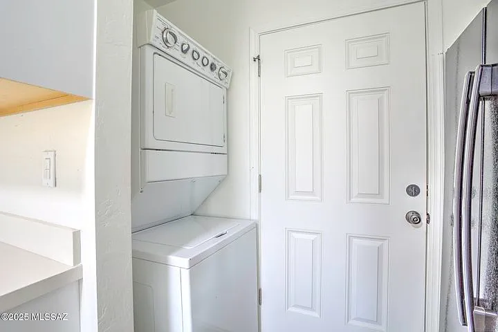 1033 S Fremont Ave — Photo 9