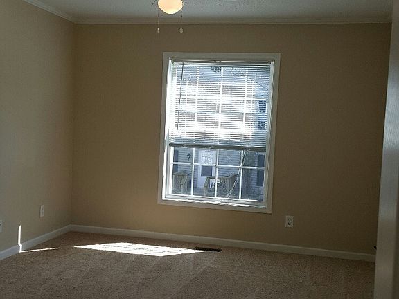 5th image of 1328 Hibbard Dr #E-2