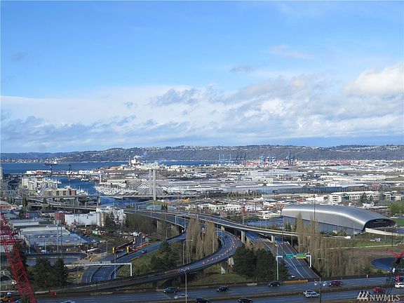 3rd image of 3201 Pacific Ave Unit 807