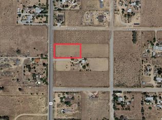 10 Longview Rd, Pearblossom, CA 93553