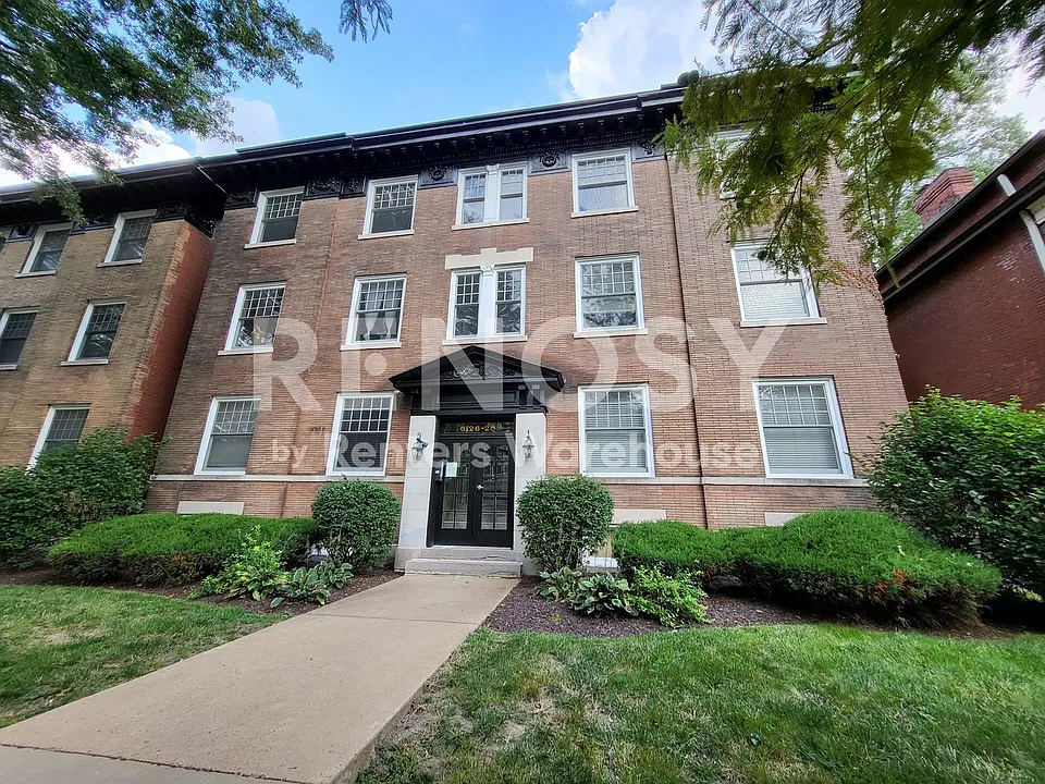 6126 Washington Ave #102