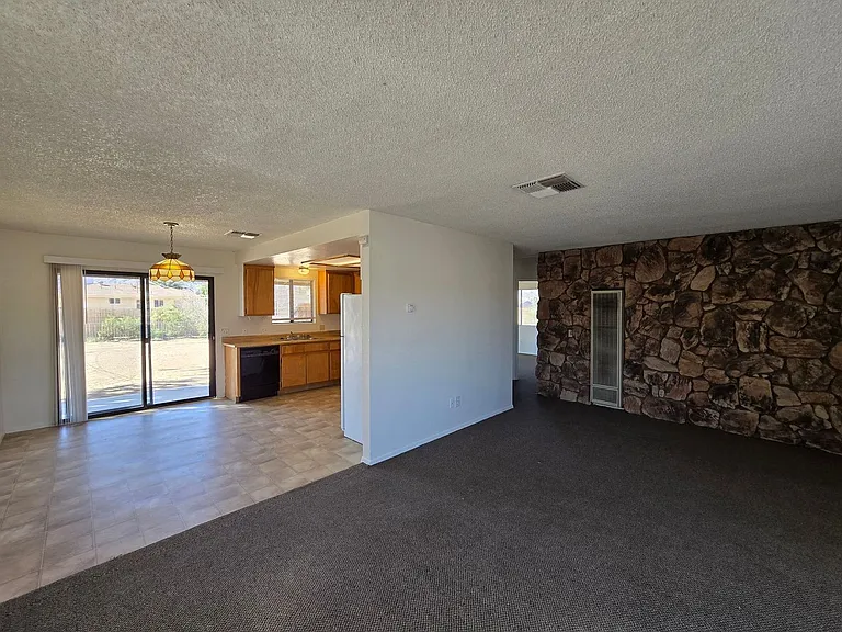 72211 Sunnyvale Dr — Photo 6