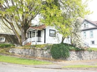 6031 Woodland Pl N, Seattle, WA 98103