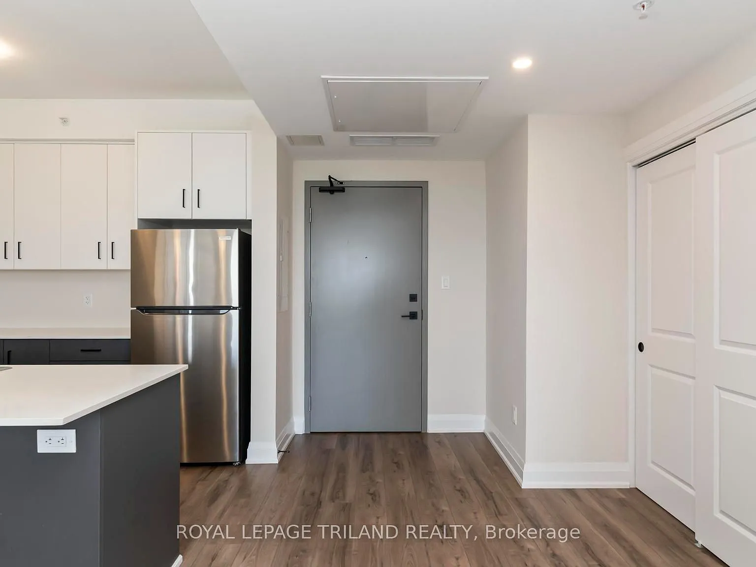2 bed, $2,215 — Photo 3