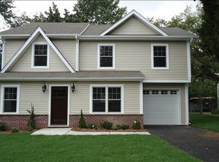 135 Bogert Rd, River Edge, NJ 07661