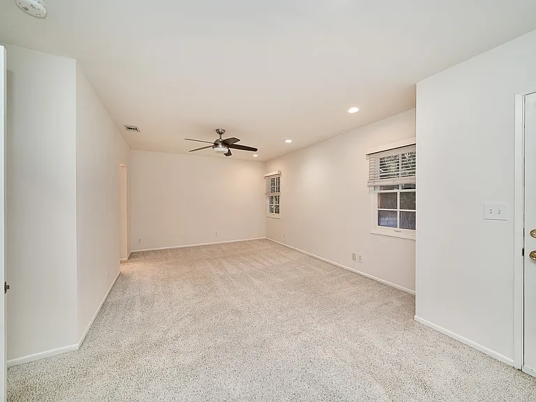 4820 Hampton Rd — Photo 36