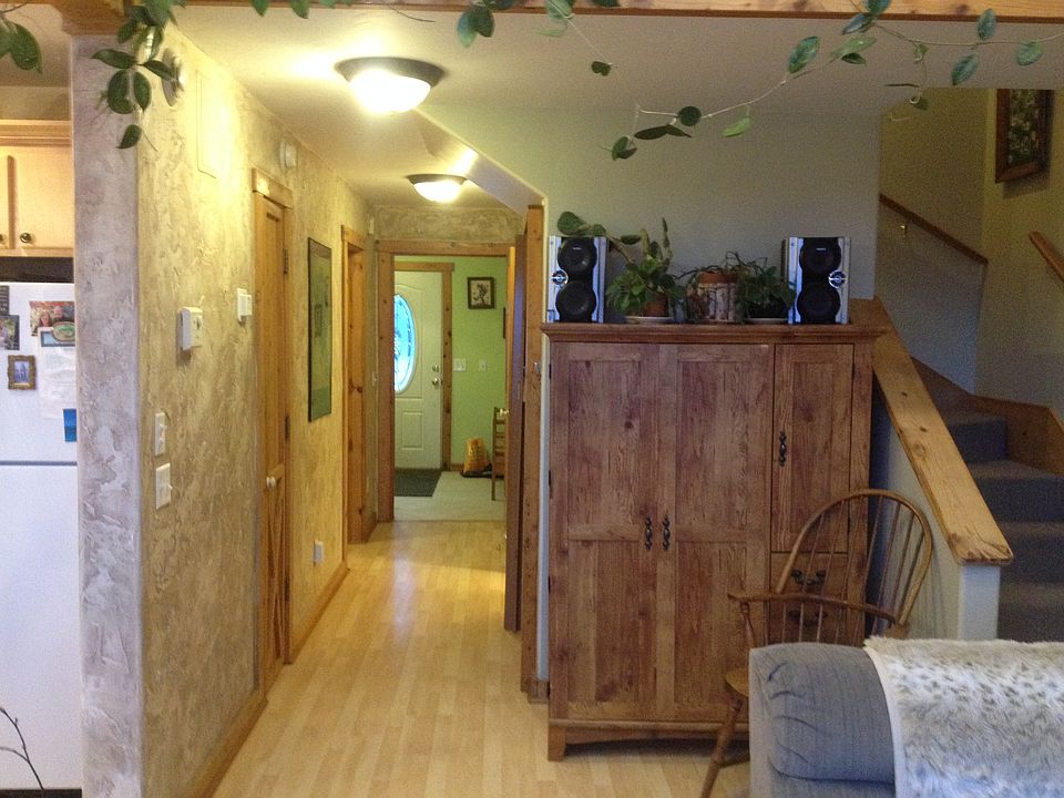 2nd image of 1585 Mission Rd