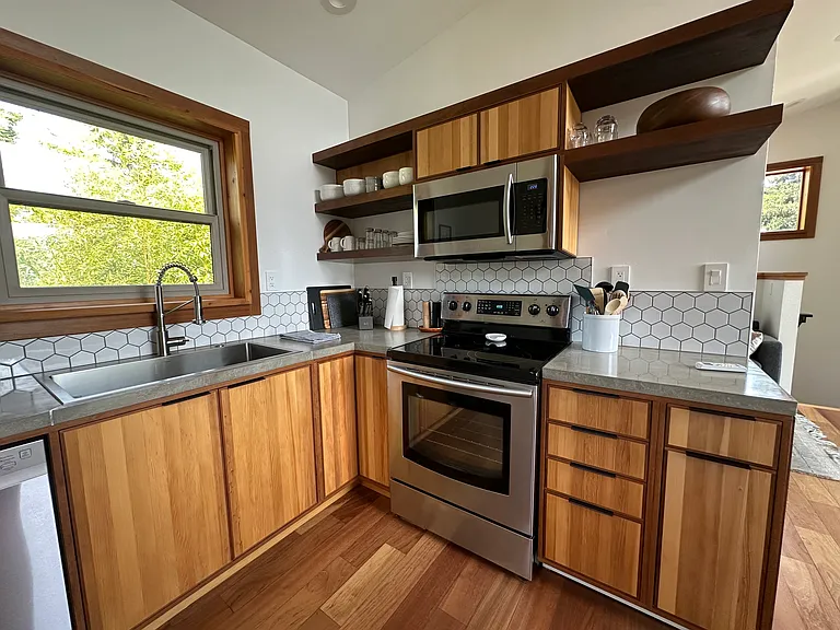 NE Wauna Ave — Photo 6