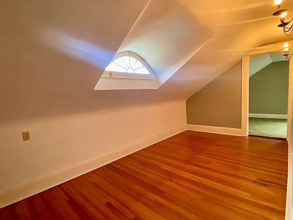 hallway to bedroom 2