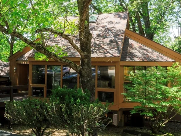 328 Hogan Dr #C, Lake Ozark, MO 65049