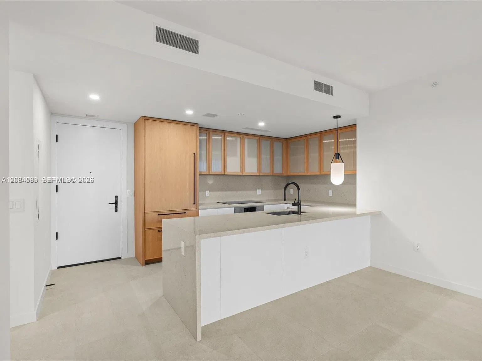 3 bed, 1652 sqft, $12,700 — Photo 3