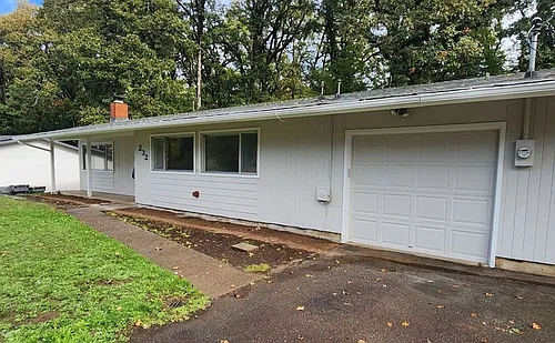 230-232 NE Azalea Dr Photo 1