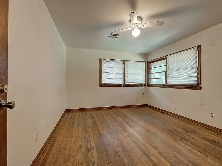 1306 McKinley Ave — Photo 15
