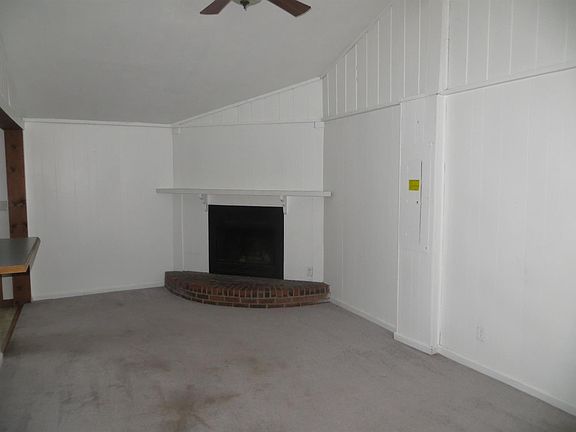 4th image of 211 Whitewater Dr