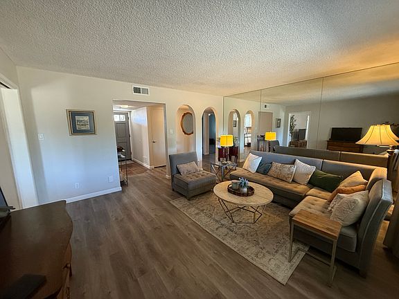 MAIN LIVING ROOM