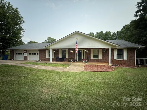 117 Lincoln Village Dr, Statesville, NC 28677