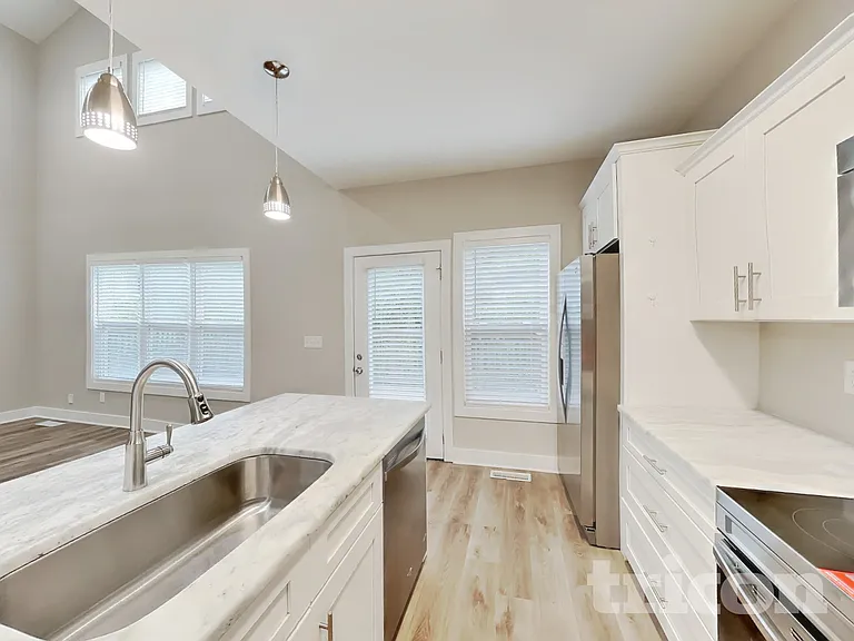 1765 Bridgecrest Dr — Photo 7