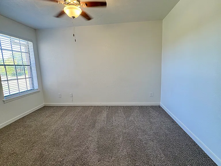 Pleasant Creek Apartments — Photo 36