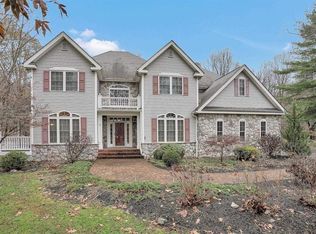 97 Cedar Valley Rd, Poughkeepsie, NY 12603