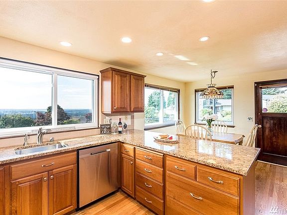 5th image of 15503 SE 49th St