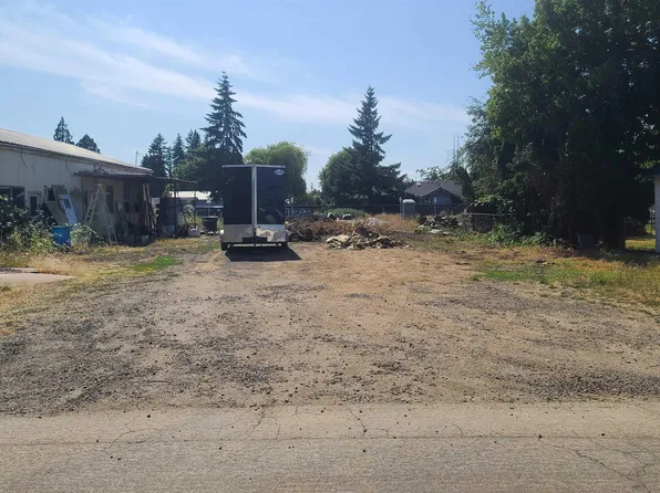 695 Schemmel Ln, Silverton, OR 97381