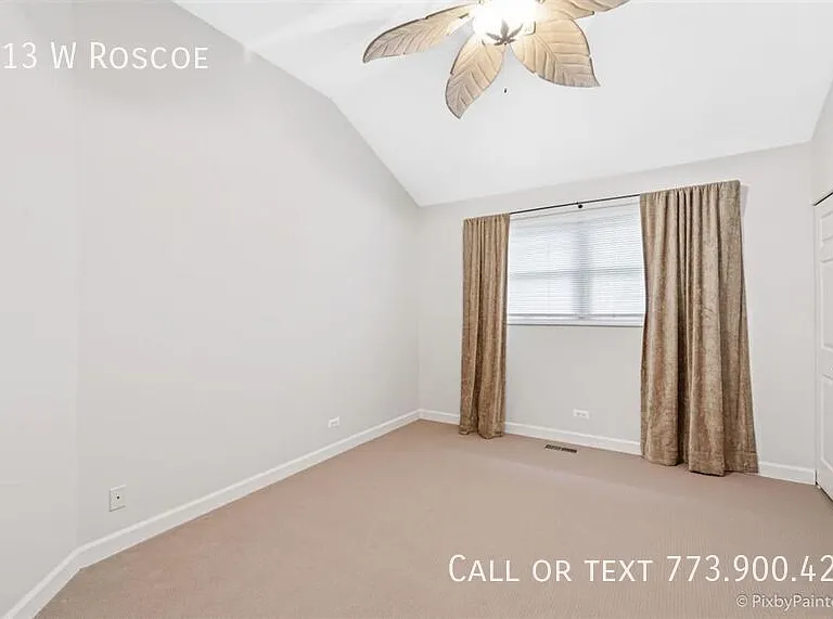1213 W Roscoe St — Photo 17