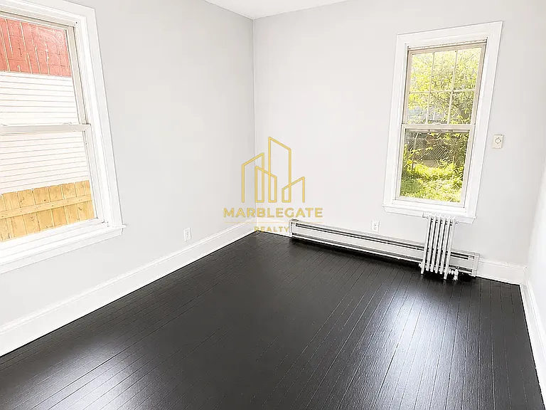 381 Leslie St #1E — Photo 7