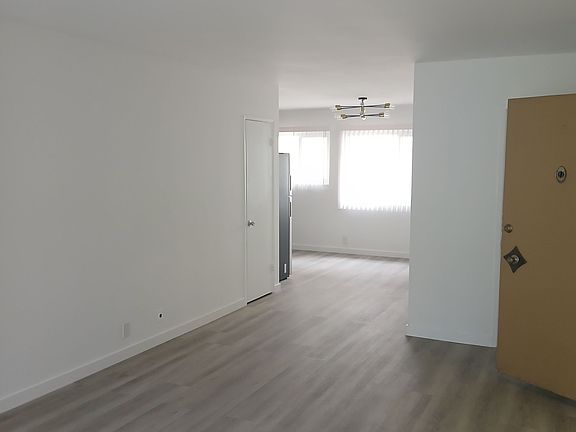 3rd image of 544 N Hayworth Ave #A