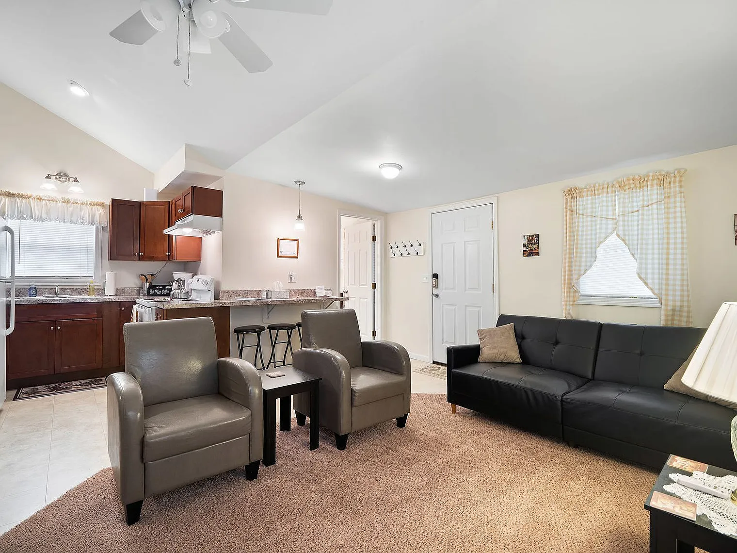 2 bed, 1.0 bath, 441 sqft, $2,320 — Photo 4