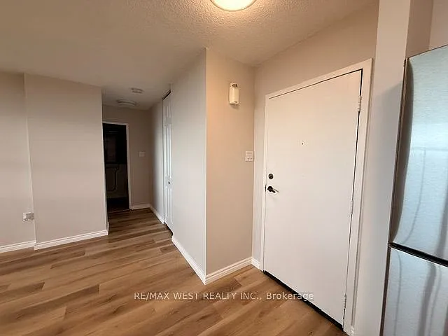 1 bed, $2,100 — Photo 4