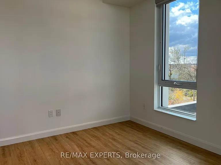 403 King St W #741 — Photo 11