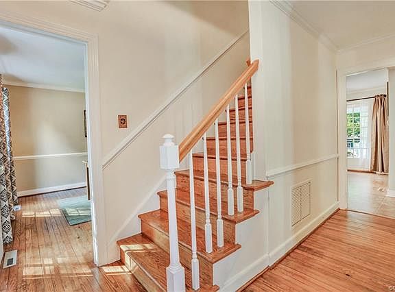 5th image of 2125 Lake Surrey Dr