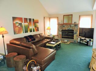 477 Spruce Dr, Tannersville, PA