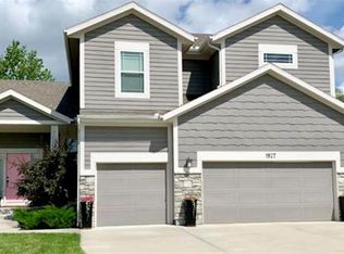1927 S Cochise Ave, Independence, MO 64057