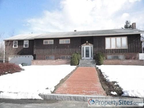 1st image of 30 Meadow Glen Dr