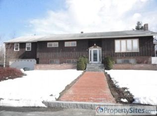 30 Meadow Glen Dr, Manchester, NH 03109