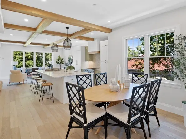 144 Linden St APT C, Wellesley, MA 02482