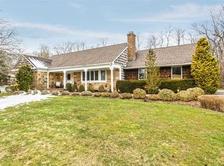 46 Rustic Gate Ln, Dix Hills, NY 11746