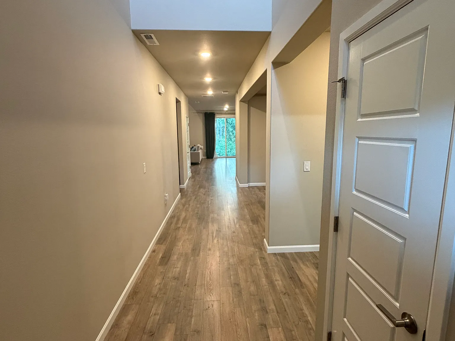 4 bed, 3130 sqft, $3,800 — Photo 4