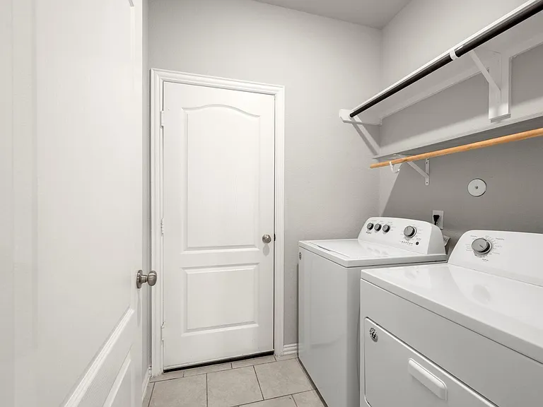 7446 French Quarter Ct — Photo 15