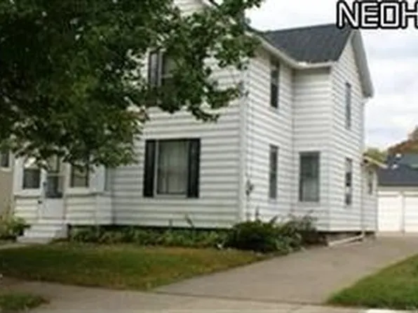 28 24th St NW, Barberton, OH 44203